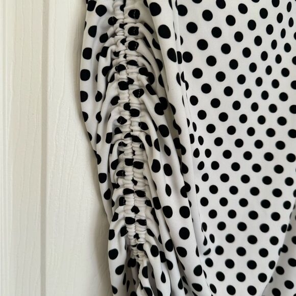 Black and white polkadotted express size medium skirt - Picture 2 of 5